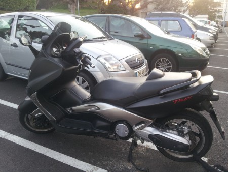 tmax blackmax 2007, 41600km. 3500 euro .nous contactez pour info